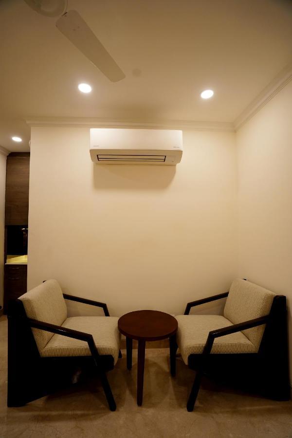 Wongdhen House Hotel Nova Deli Exterior foto